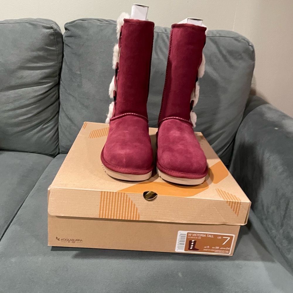 Women's Koolaburra by Ugg. New. Sz 7 
$59